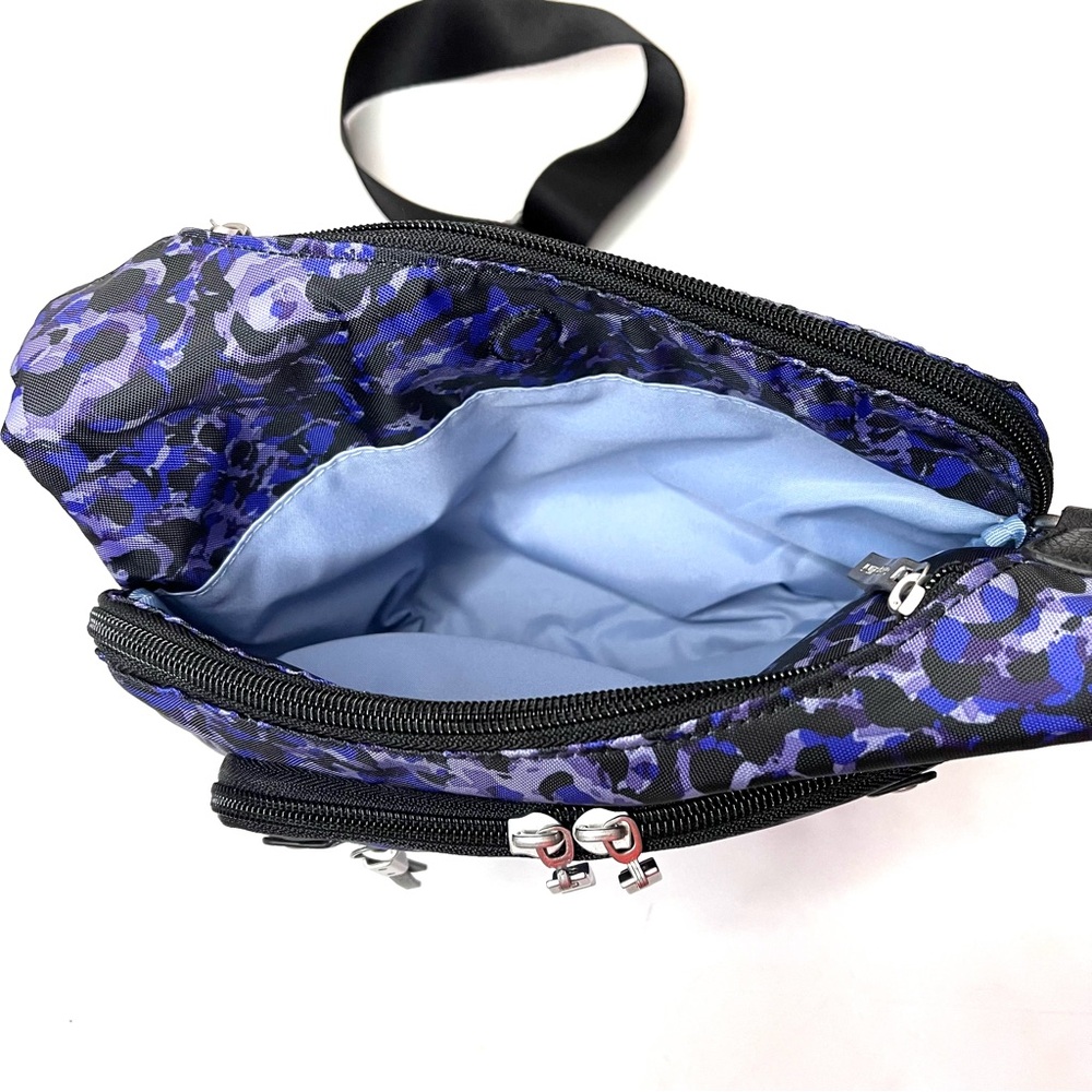 Baggallini Black and Blue Crossbody Bag EUC - Picture 4 of 11